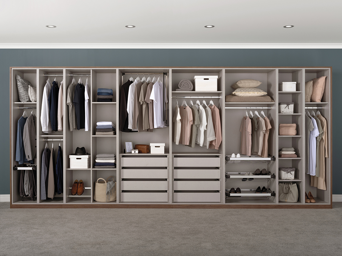 Holcombe_-_Dressing_Room_Long_Run